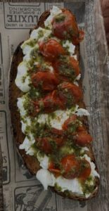 Tosta de Burrata y Pesto
